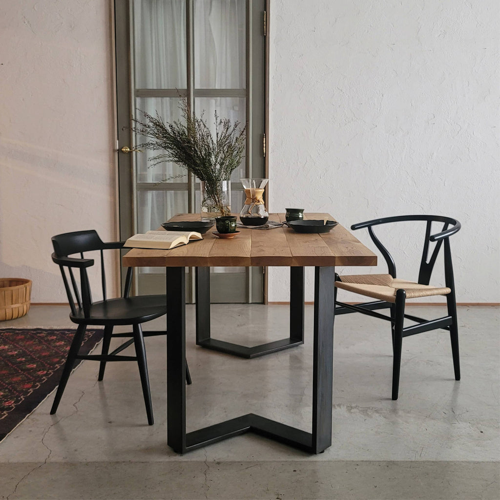 Oak Patchwork Table × アイアンV型脚 – UTSUMIoriental