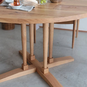 Oak Round Table × 木製クロス脚